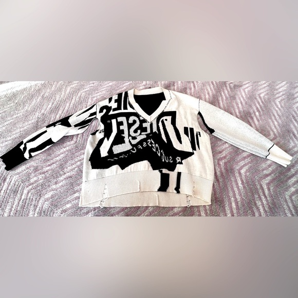 Diesel cutout black and white print sweater. Size S. Very good condition - Picture 6 of 10
